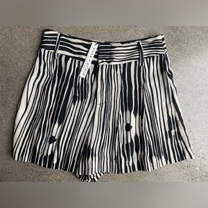 ALICE & OLIVIA shorts. Black & white. Size 4. New w/tags!